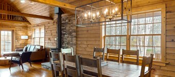 Beautiful cabin with near shoreline with firepit, lovely deck, fireplace & W/D