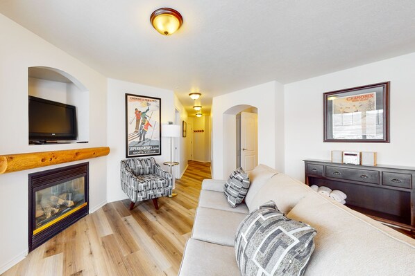 TV, fireplace, streaming services