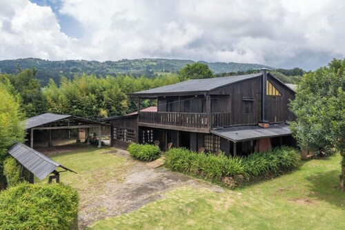 FARMLAND PARADISE, Poas Volcano 4-bedroom cabin