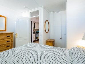 1 bedroom, iron/ironing board, WiFi
