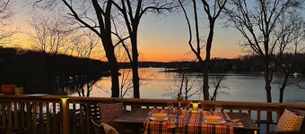Waterfront home with private pier mins to Annapolis