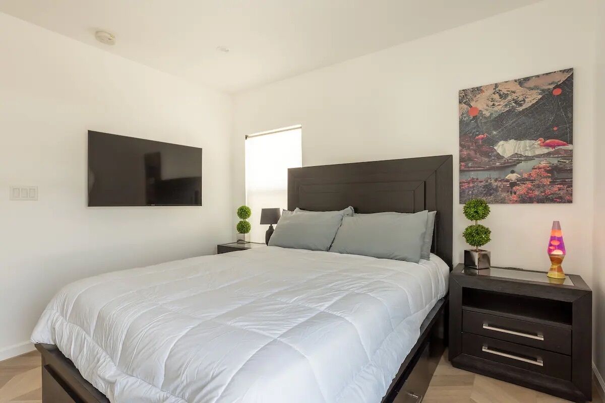 1 soverom, skrivebord, strykejern/-brett og wi-fi (inkludert)