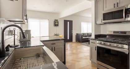 NEWLY Renovated- 2bed/1bath!