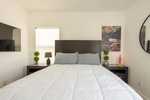 1 chambre, bureau, fer et planche à repasser, Wi-Fi gratuit