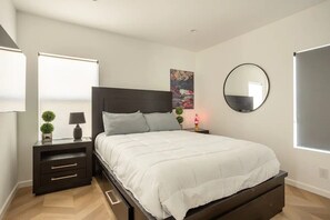 1 habitación, escritorio, tabla de planchar con plancha y wifi gratis