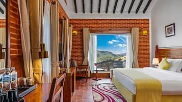 Deluxe Double Room, 1 Bedroom | Hypo-allergenic bedding, desk, free WiFi