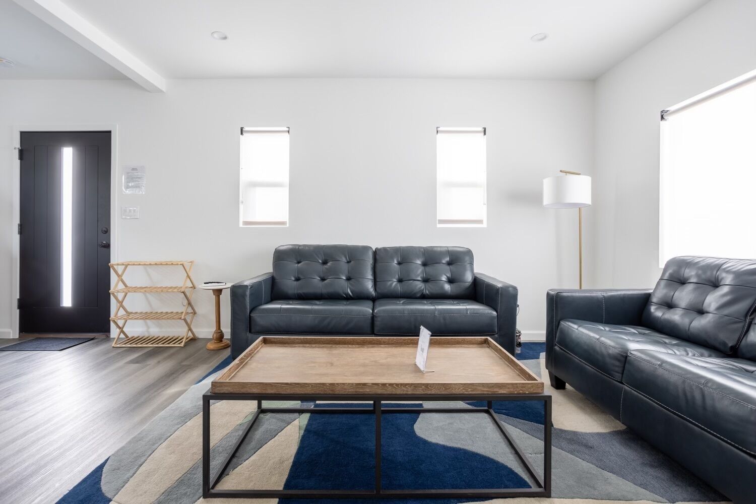 Newly Renovated Bungalow With Free Parking On Site - Carson, CA