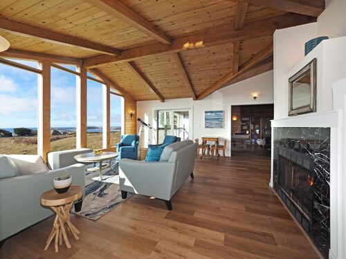 Spacious * Ocean View * Walking Trail to Beach * Hot Tub