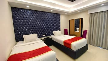Deluxe-Zweibettzimmer, Stadtblick | Hochwertige Bettwaren, Daunenbettdecken