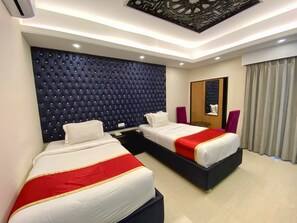 Deluxe Twin Room, City View | Premium bedding, down comforters, memory foam beds, minibar - Park Hyatt Dhaka (Dhaka)