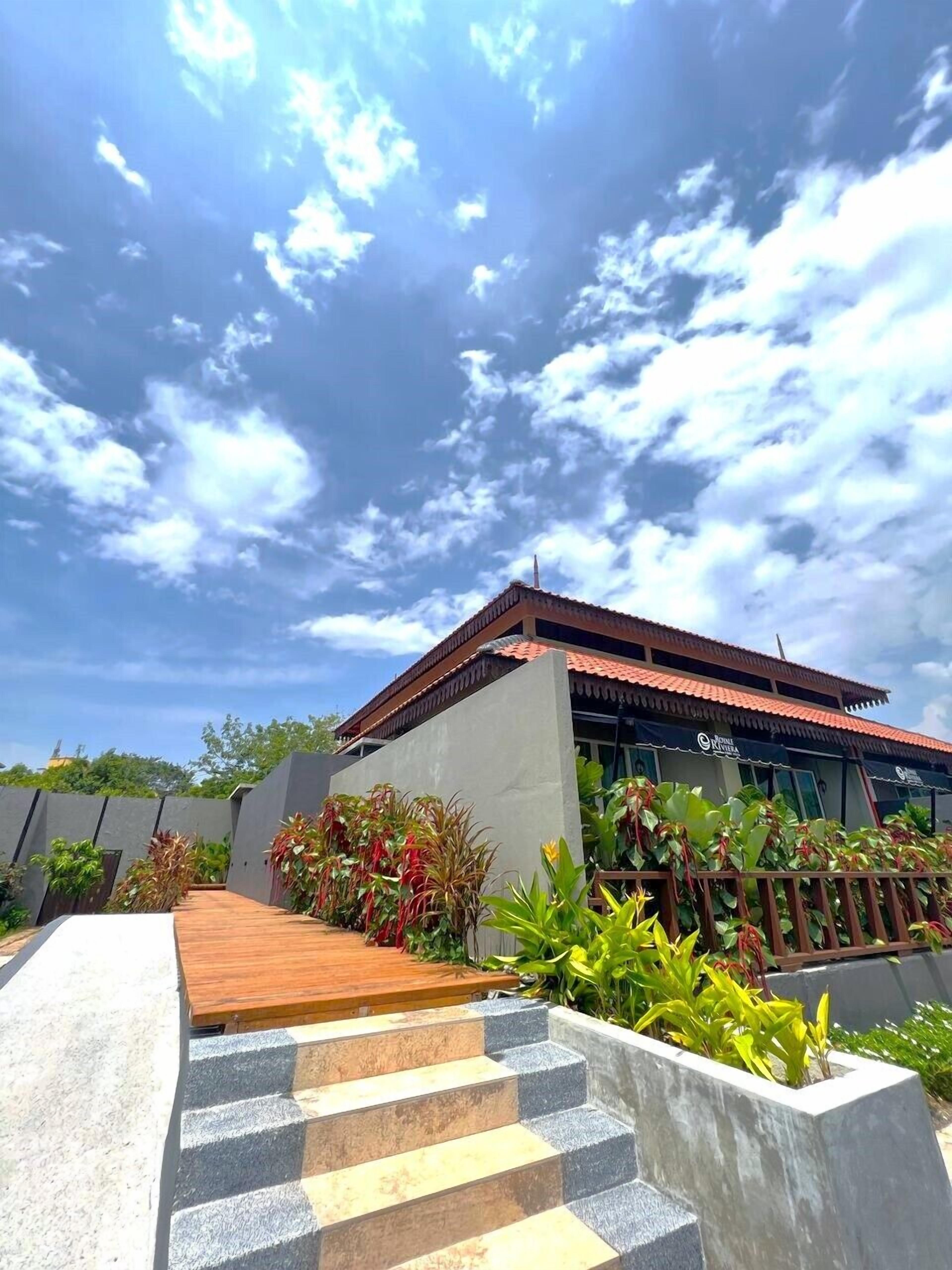 Design Villa | 3 bedrooms, in-room safe, desk, laptop workspace