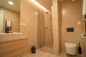 Gratis toiletartikler, hårtørrer, håndklæder