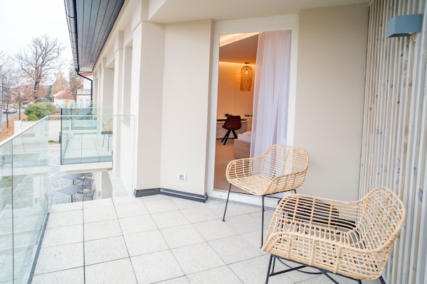 Desk, laptop workspace, free WiFi, bed sheets