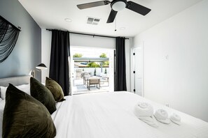 4 多间卧室、办公桌、熨斗/熨衣板、旅行婴儿床