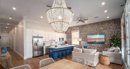 Harbor House Suite A | 4 Bed, 4 Bath