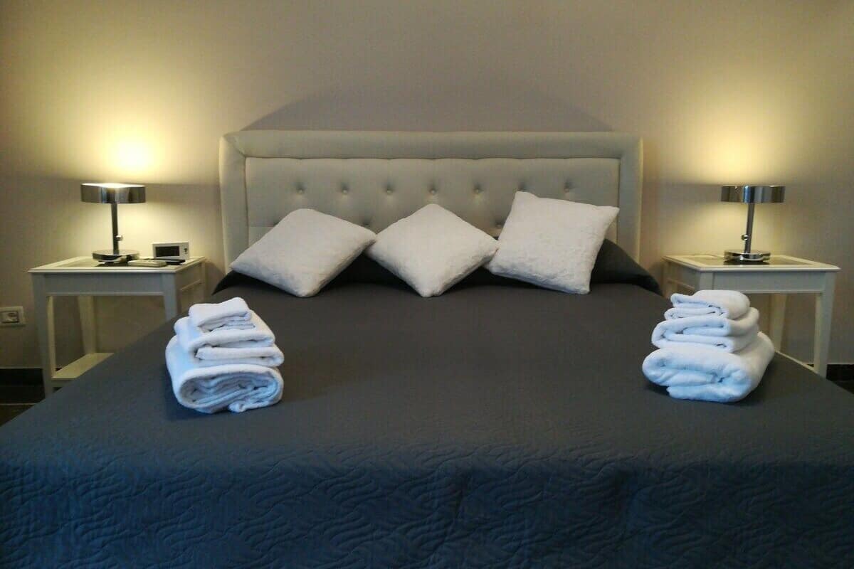 Double Room | Minibar, desk, travel crib, free WiFi