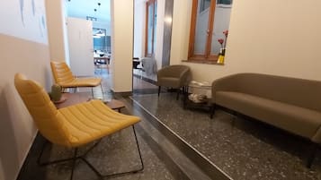 32-Zoll-LCD-Fernseher mit Digitalempfang, Fernseher