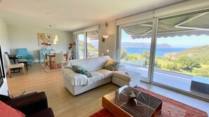 TV, fireplace, offices - The Cliffs - Celtigos Blue Marine (Ortigueira)