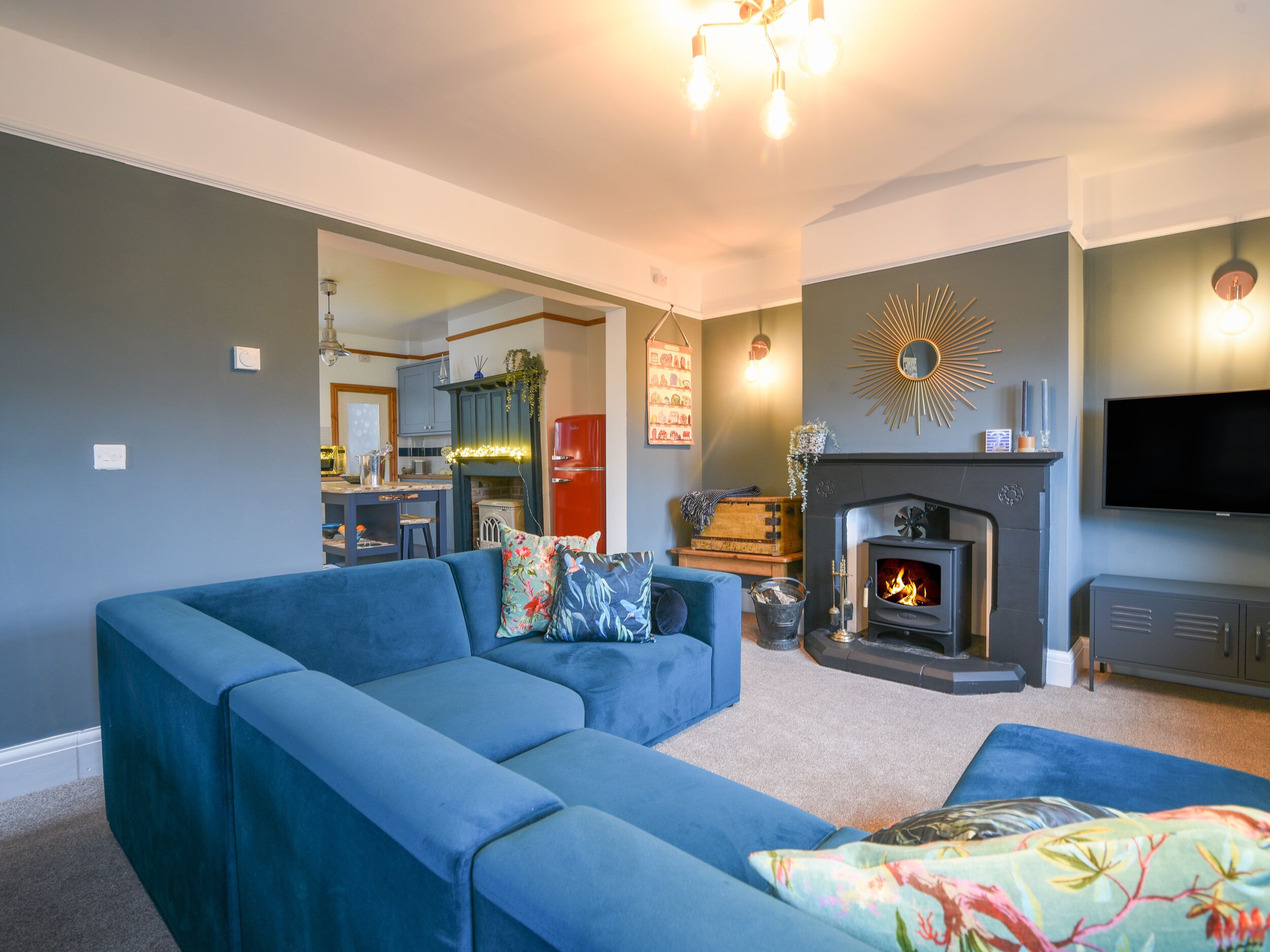 Waverley, Pet Friendly, Character Holiday Cottage In Lyme Regis - Lyme Regis