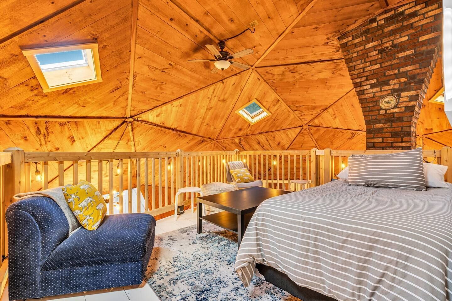 5 Schlafzimmer, Schreibtisch, Bügeleisen/Bügelbrett, Reisekinderbett