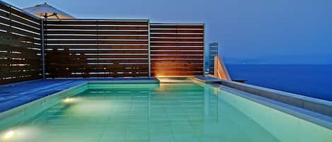 Seasonal outdoor pool