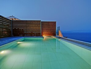 Seasonal outdoor pool - Sea & Cliff Luxury Suites byCorfuescapes (Corfu)