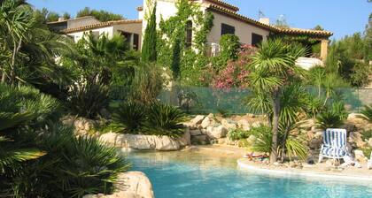 Appartement 2 piÚces entiÚrement rénové dans grande villa d'architecte