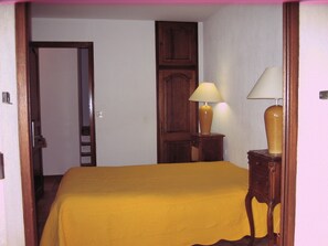 1 chambre, fer et planche à repasser, lit parapluie, Wi-Fi gratuit