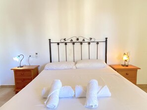 2 Schlafzimmer, Bügeleisen/Bügelbrett, kostenloses WLAN, Bettwäsche