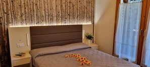 1 bedroom, WiFi - Cottage with Balcony – Comfort and Peace Surrounded by Greenery (Manerba del Garda)