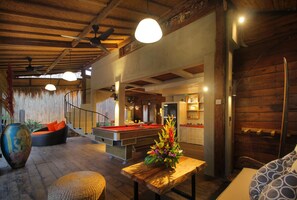 Games room - Central Canggu 800 Meters Beach - Villa Tatu (Bali)