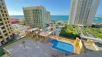 4 piscinas al aire libre, sombrillas, tumbonas