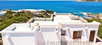 Fantastic front row villa with breathtaking sea view