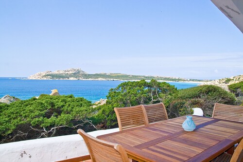 Fantastic front row villa with breathtaking sea view