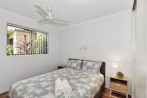 2 bedrooms, iron/ironing board, bed sheets - Allamanda Retreat Unit 22 (Long Jetty)