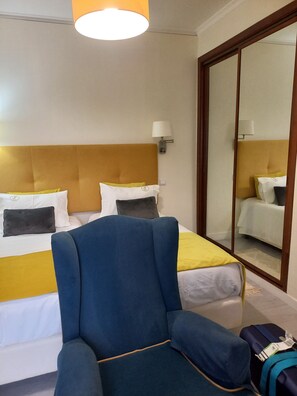 2 bedrooms, iron/ironing board, travel cot, free WiFi
