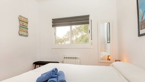 3 室のベッドルーム、アイロン / アイロン台、インターネット