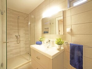 Hair dryer, towels