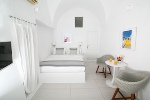 Cave Standard Studio with Caldera View - Vogue Suites (Santorini)