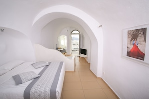 Cave Standard Studio with Caldera View