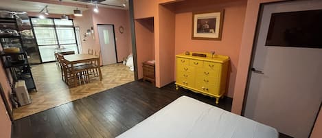 3 bedrooms, bed sheets