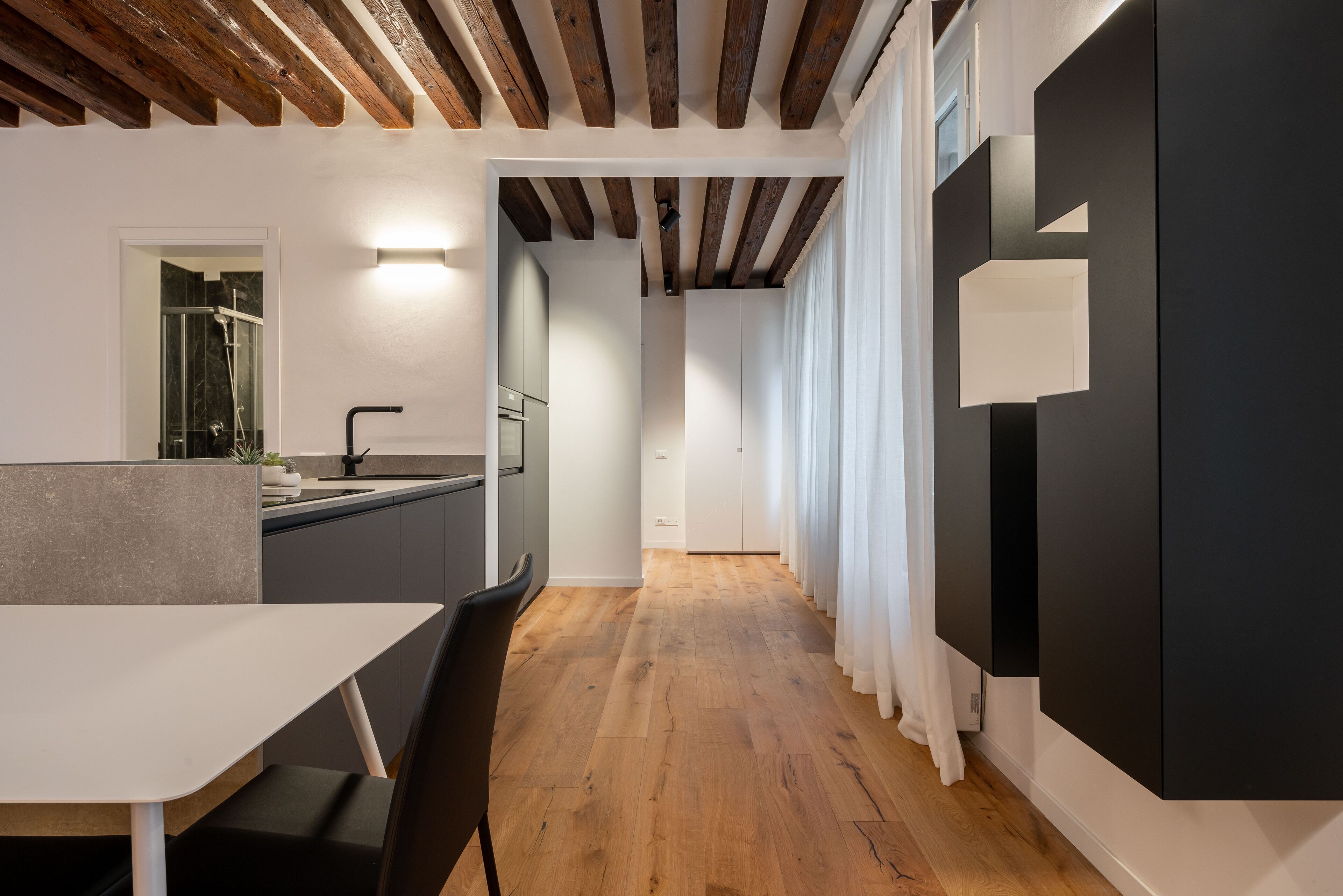 Design Apartment | Living area | 32-inch Smart TV with digital channels, TV