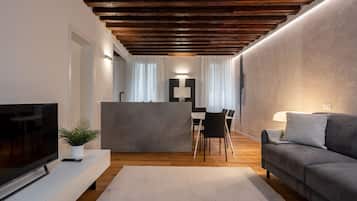 Design Apartment | Living area | 32-inch Smart TV with digital channels, TV