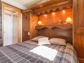 2 bedrooms