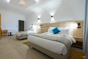 三人房 | 隔音、免费 WiFi