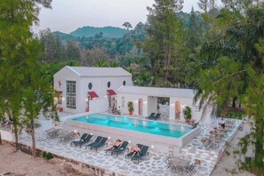 Piscine extérieure