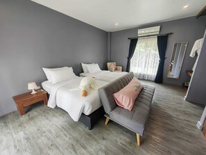 Comfort Room, 1 Bedroom, Sea View | In-room safe, individually decorated, individually furnished, desk - Mrs. Swan Hotel (Ranong)