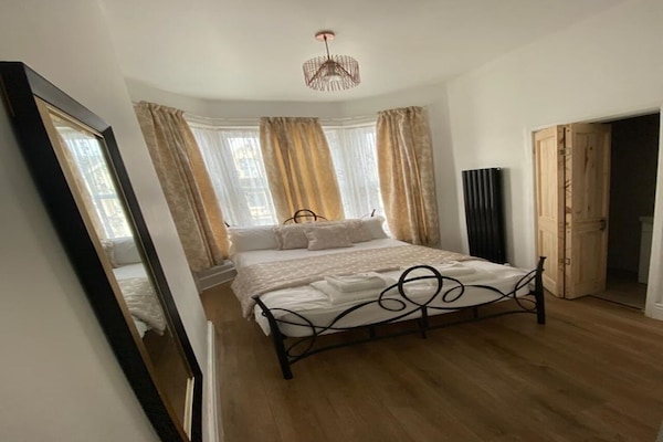 Exclusieve tweepersoonskamer | Individueel gedecoreerd, individueel gemeubileerd