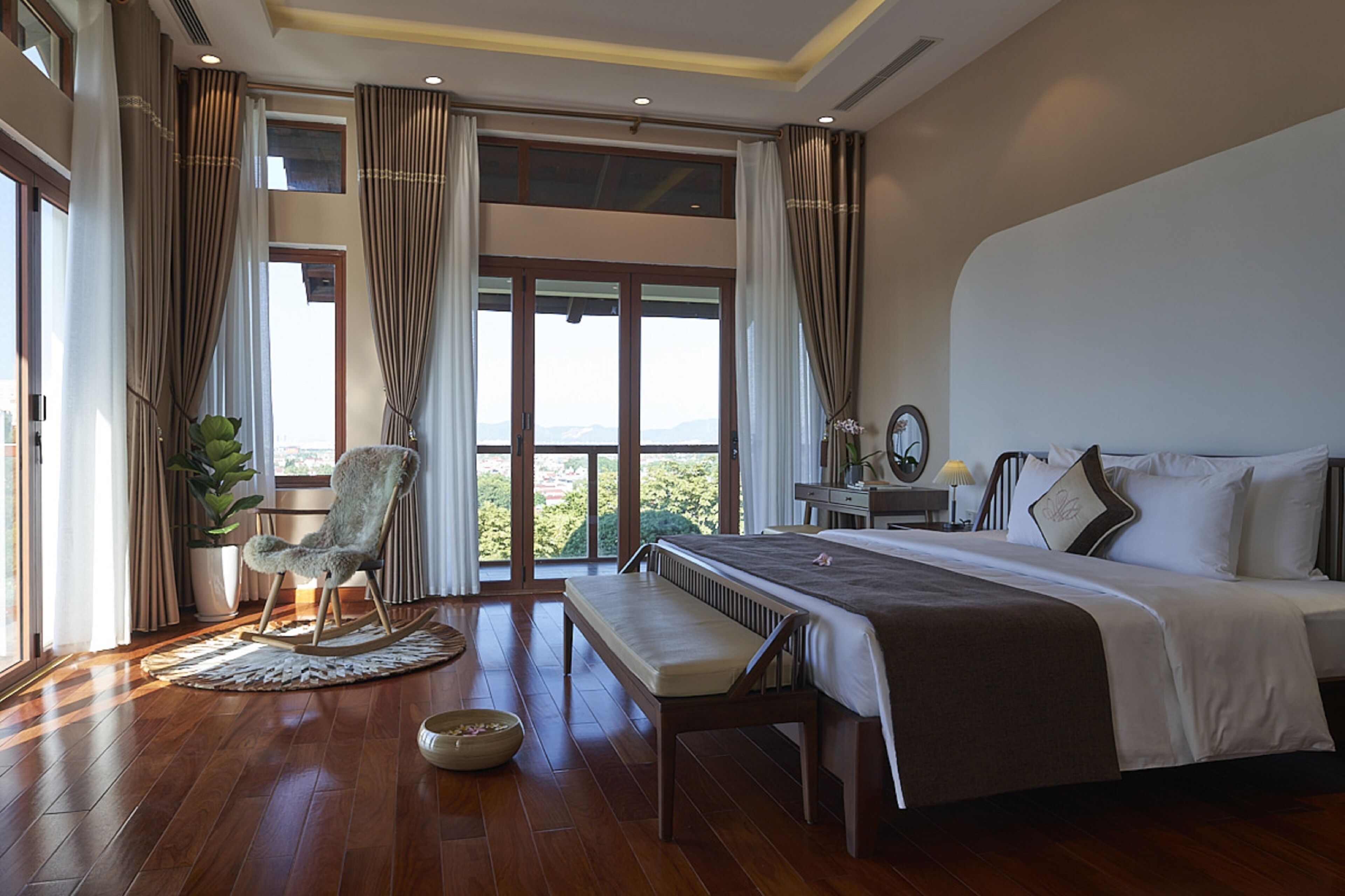 Three Bedroom Villa | Premium bedding, down comforters, memory foam beds, minibar