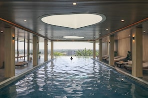 Piscine couverte, piscine extérieure, cabanons gratuits